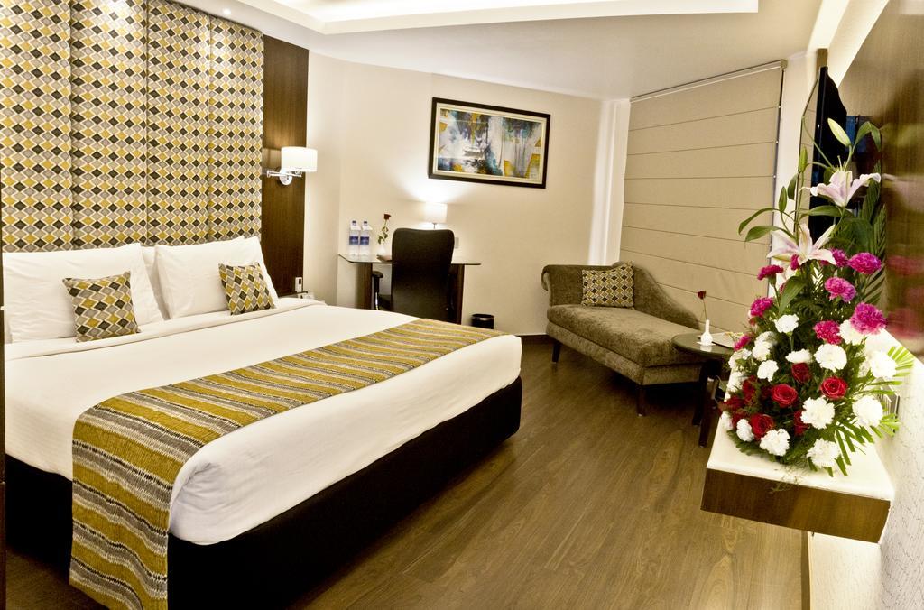 Hotel K C Residency, Jammu Esterno foto
