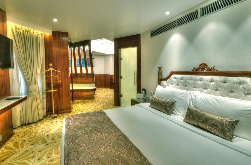 Hotel K C Residency, Jammu Esterno foto