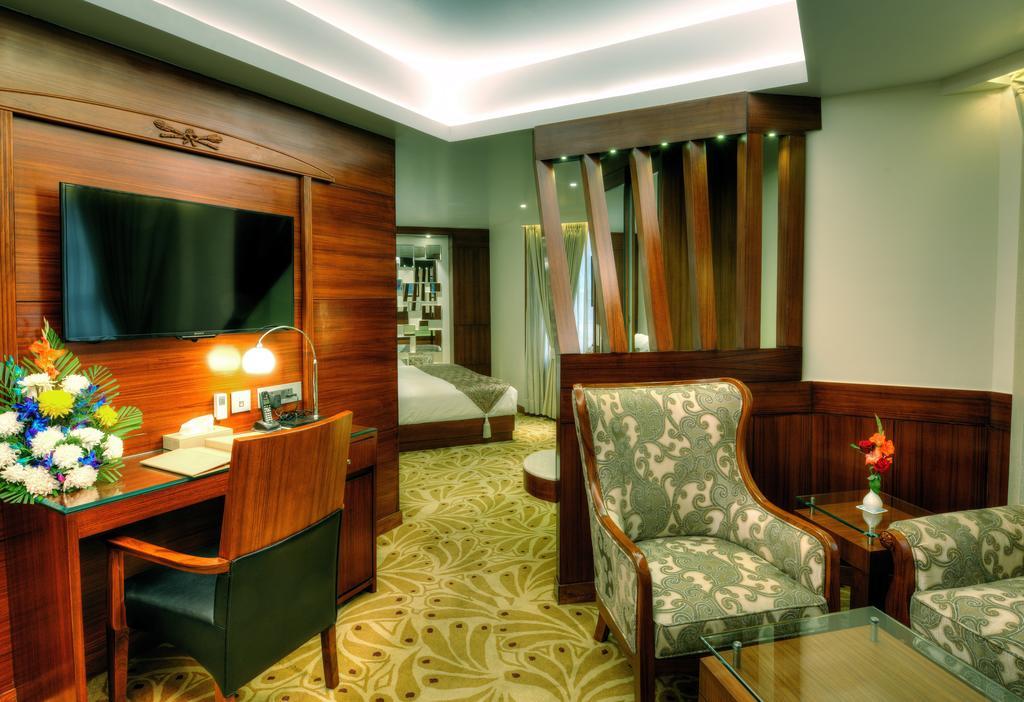 Hotel K C Residency, Jammu Esterno foto