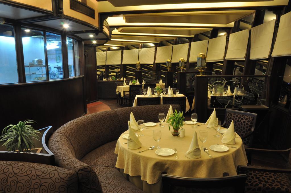 Hotel K C Residency, Jammu Esterno foto